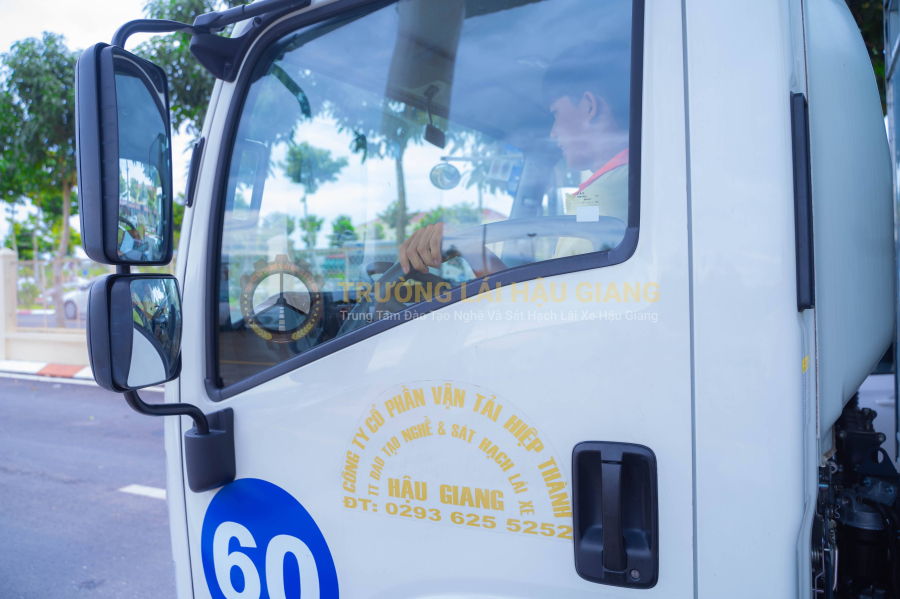 Hạng C1 lên D2