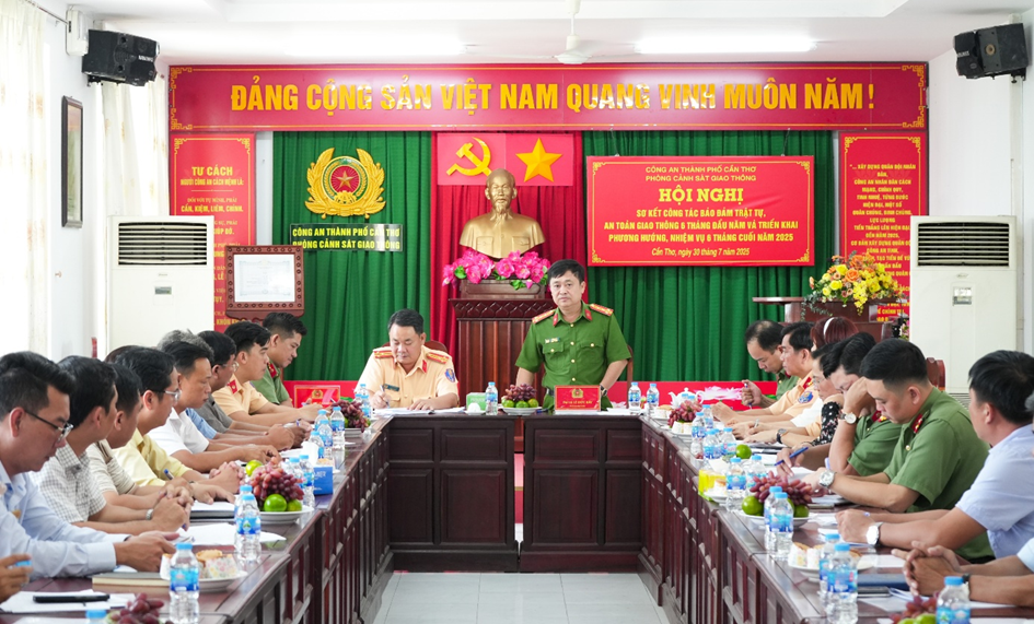 Hội ý với các Trung tâm đào tạo, sát hạch lái xe trên địa bàn thành phố Cần Thơ