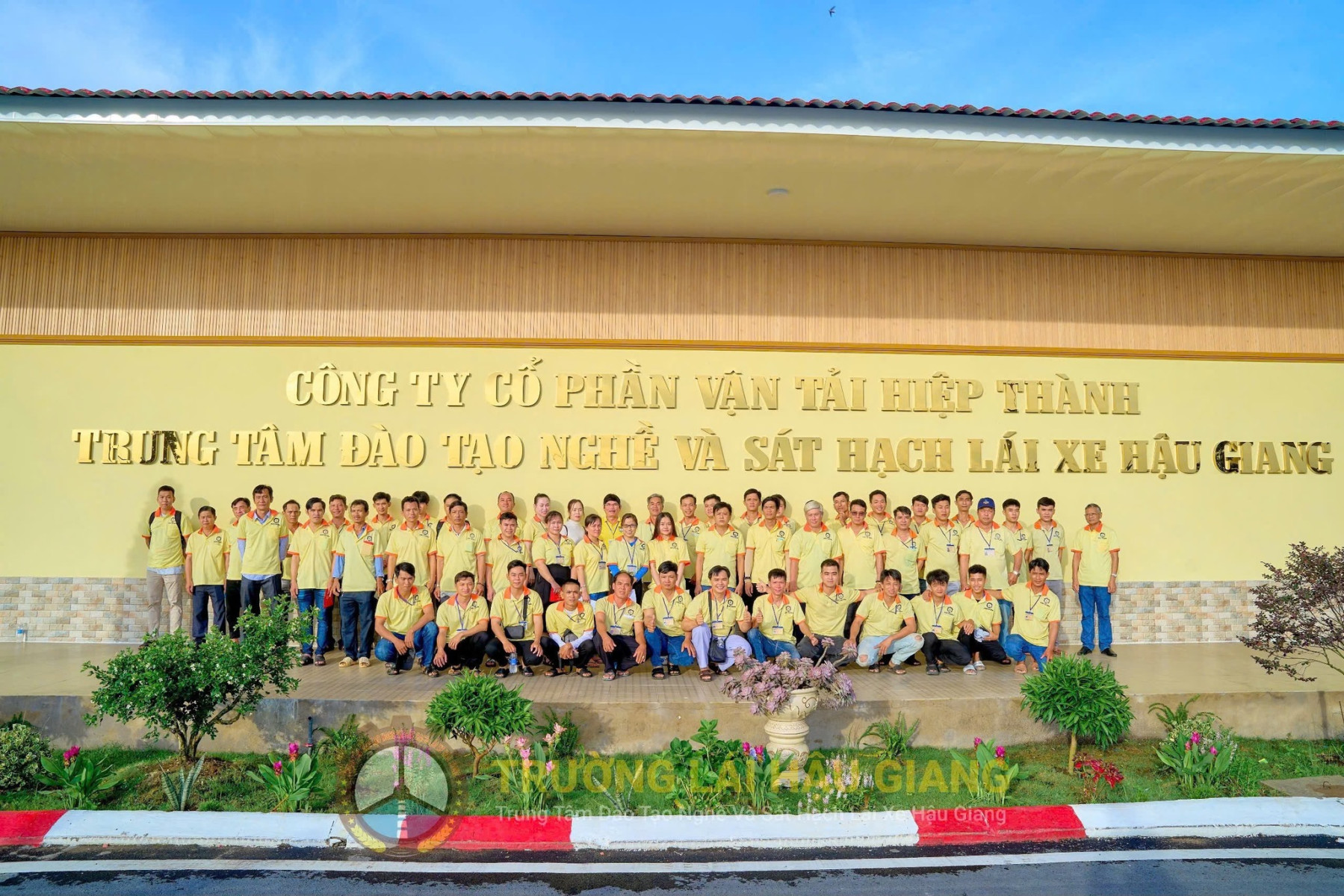 //www.truonglaihaugiang.com/files/images/Cty%20Hiep%20Thanh%20-%20Truong%20lai%20Hau%20Giang.jpg?v=1.0